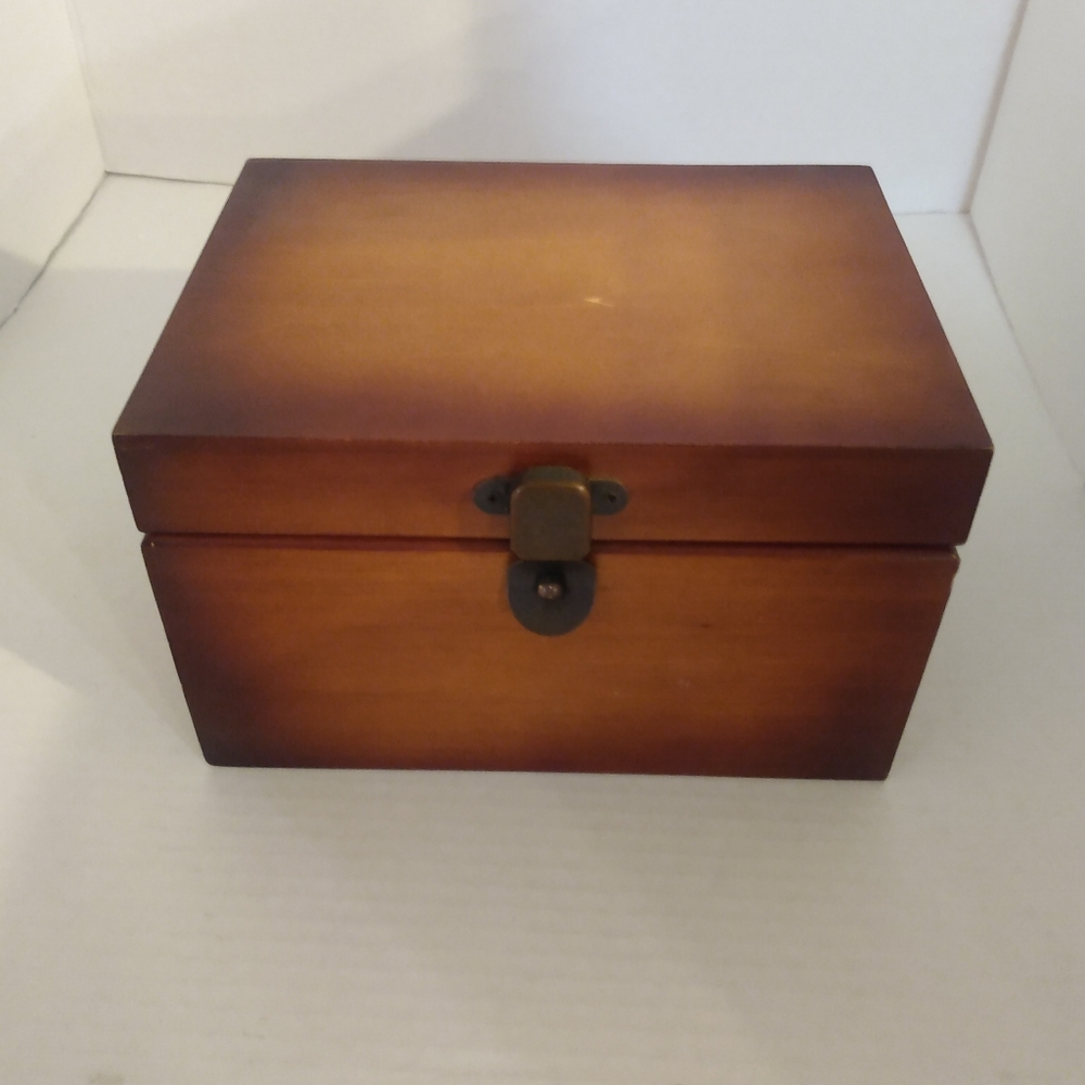 Jewelry box